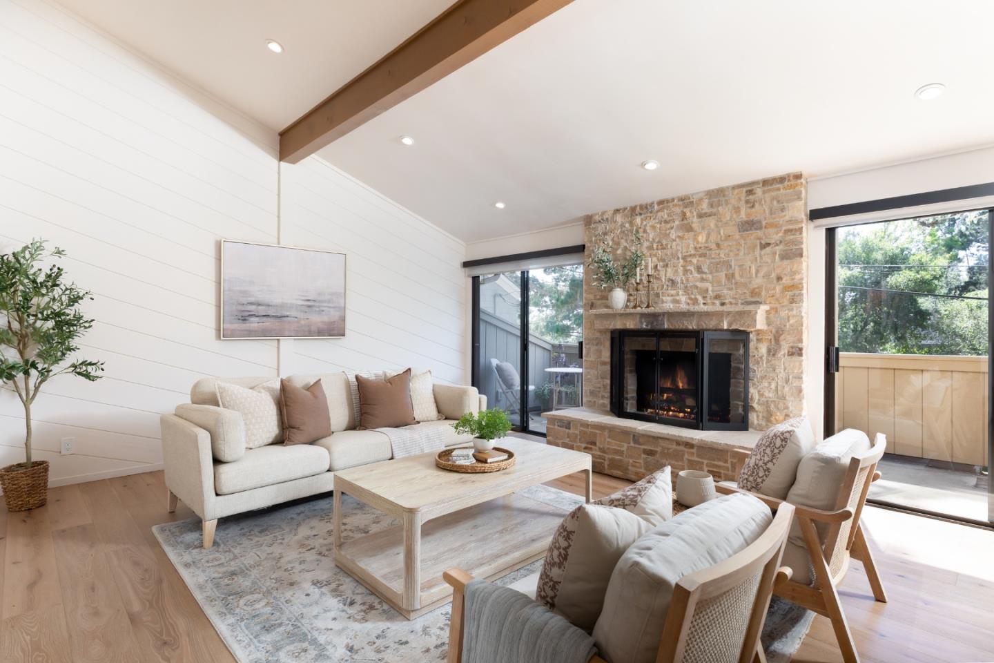 Detail Gallery Image 5 of 30 For 0 San Carlos 4 Ne of Third, Carmel,  CA 93923 - 2 Beds | 3 Baths