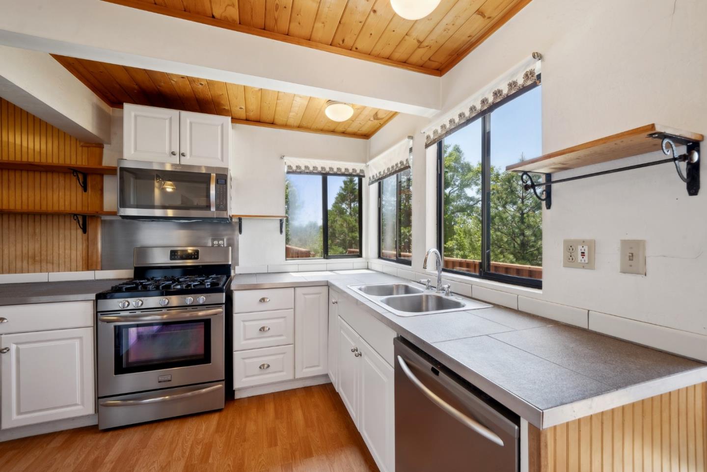 Detail Gallery Image 23 of 67 For 1315 Sunset Ridge Rd, Los Gatos,  CA 95033 - 4 Beds | 2 Baths