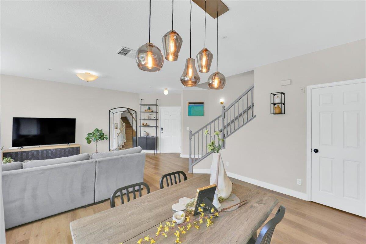 Detail Gallery Image 11 of 45 For 401 Baltic Cir #411,  Redwood Shores,  CA 94065 - 2 Beds | 2/1 Baths
