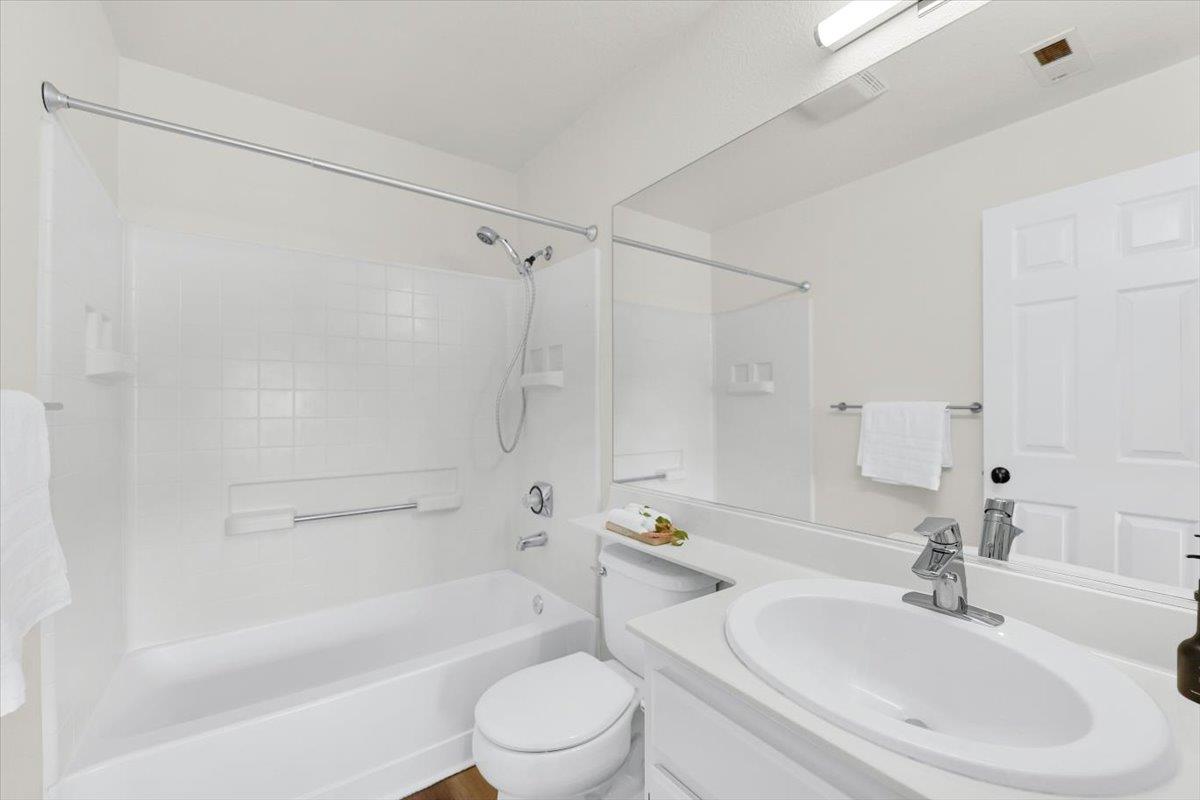 Detail Gallery Image 31 of 45 For 401 Baltic Cir #411,  Redwood Shores,  CA 94065 - 2 Beds | 2/1 Baths