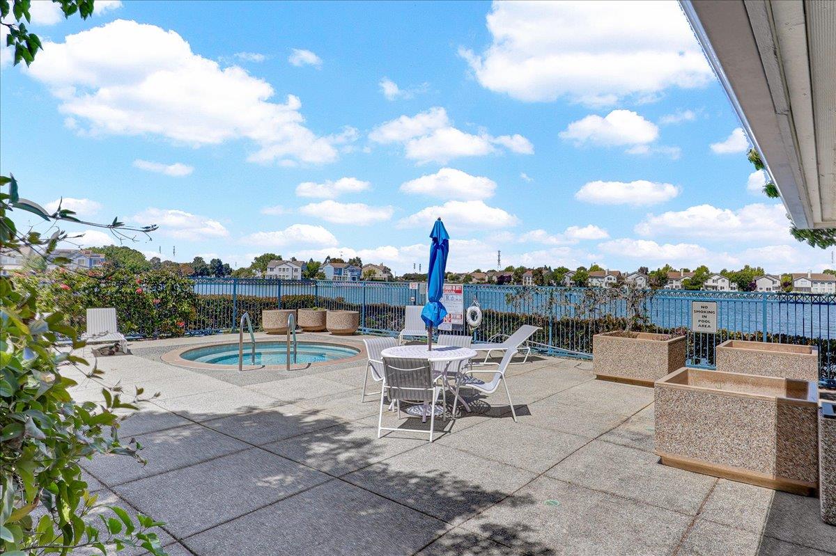 Detail Gallery Image 35 of 45 For 401 Baltic Cir #411,  Redwood Shores,  CA 94065 - 2 Beds | 2/1 Baths