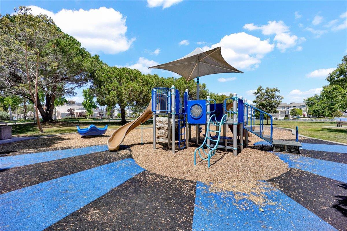 Detail Gallery Image 37 of 45 For 401 Baltic Cir #411,  Redwood Shores,  CA 94065 - 2 Beds | 2/1 Baths