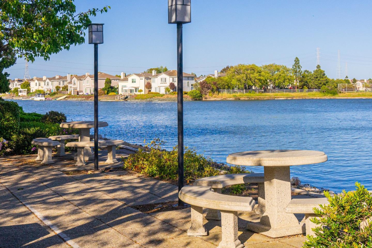 Detail Gallery Image 39 of 45 For 401 Baltic Cir #411,  Redwood Shores,  CA 94065 - 2 Beds | 2/1 Baths