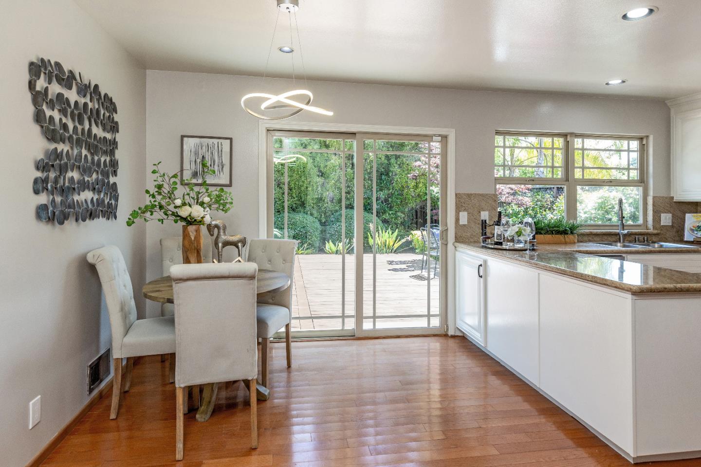Detail Gallery Image 16 of 43 For 12141 Marilla Dr, Saratoga,  CA 95070 - 5 Beds | 2/1 Baths