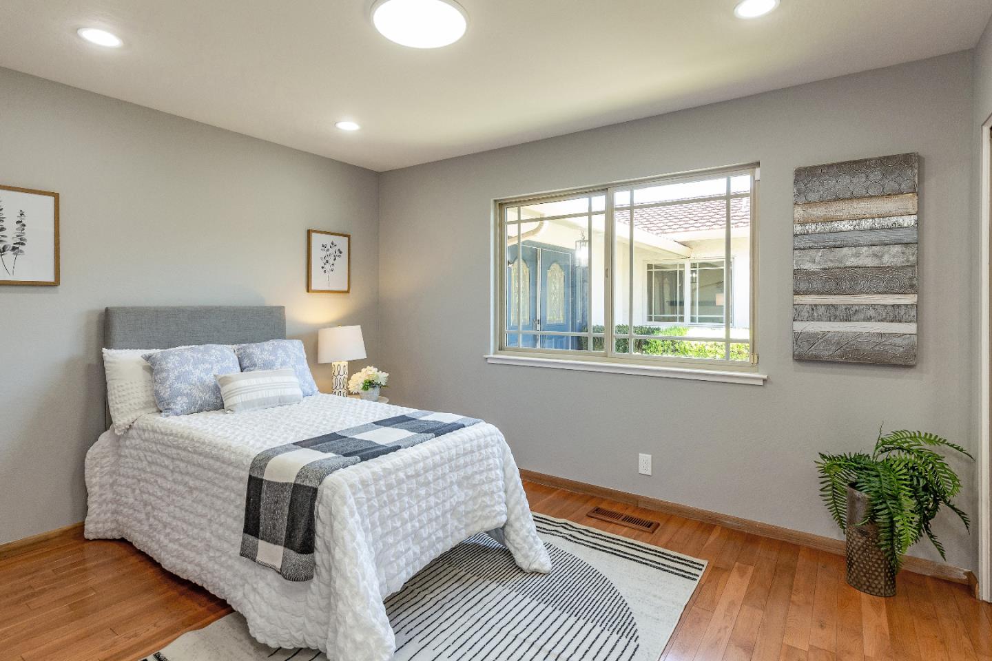 Detail Gallery Image 26 of 43 For 12141 Marilla Dr, Saratoga,  CA 95070 - 5 Beds | 2/1 Baths