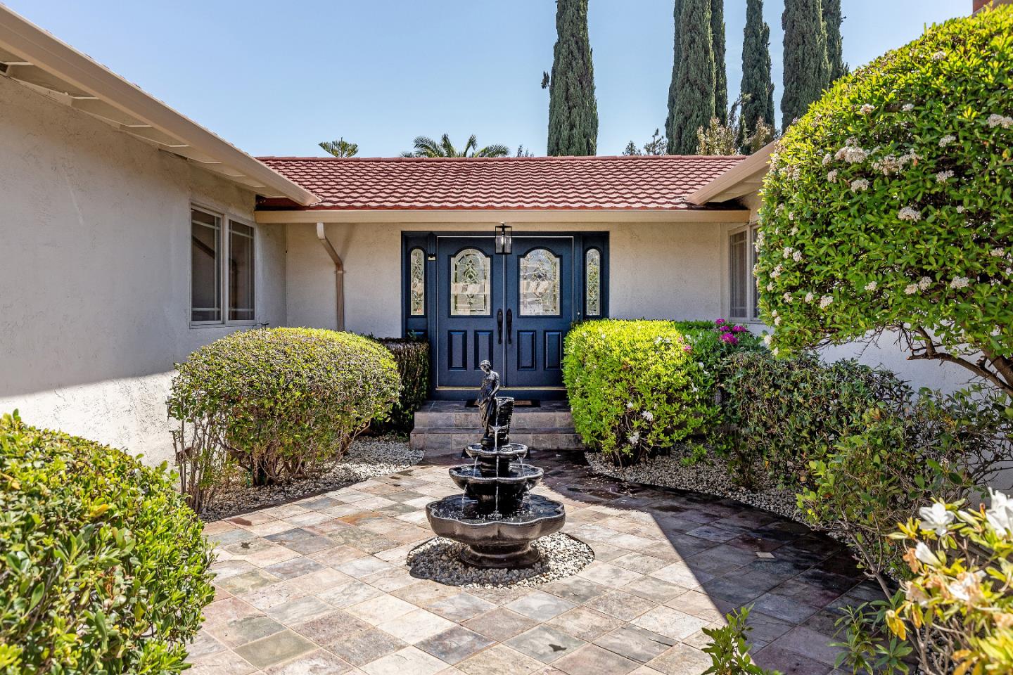 Detail Gallery Image 7 of 43 For 12141 Marilla Dr, Saratoga,  CA 95070 - 5 Beds | 2/1 Baths