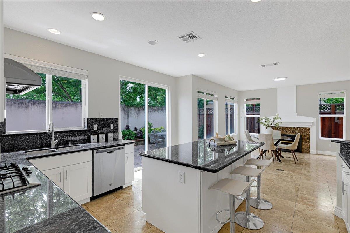 Detail Gallery Image 17 of 58 For 4480 Peacock Ct, Dublin,  CA 94568 - 4 Beds | 3 Baths