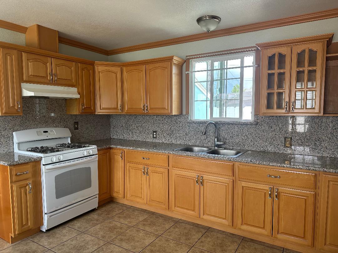 Detail Gallery Image 5 of 18 For 337 N 2nd St, King City,  CA 93930 - 2 Beds | 2 Baths