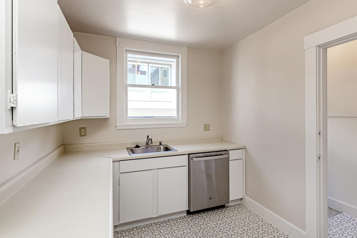 Detail Gallery Image 23 of 42 For 828 Highland Ave, San Mateo,  CA 94401 - – Beds | – Baths
