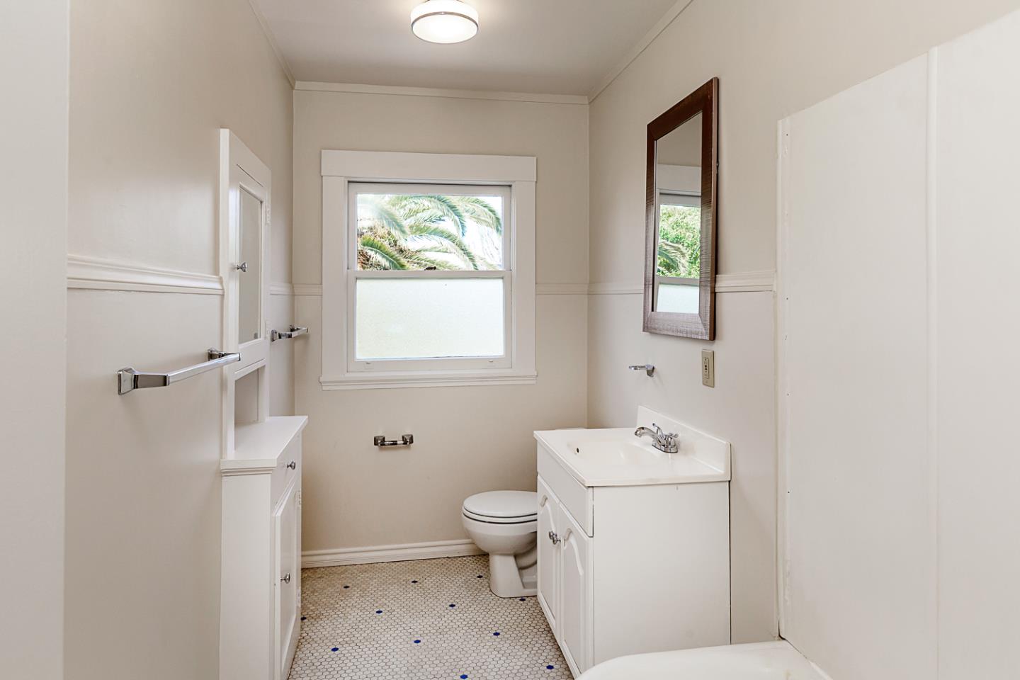 Detail Gallery Image 27 of 42 For 828 Highland Ave, San Mateo,  CA 94401 - – Beds | – Baths