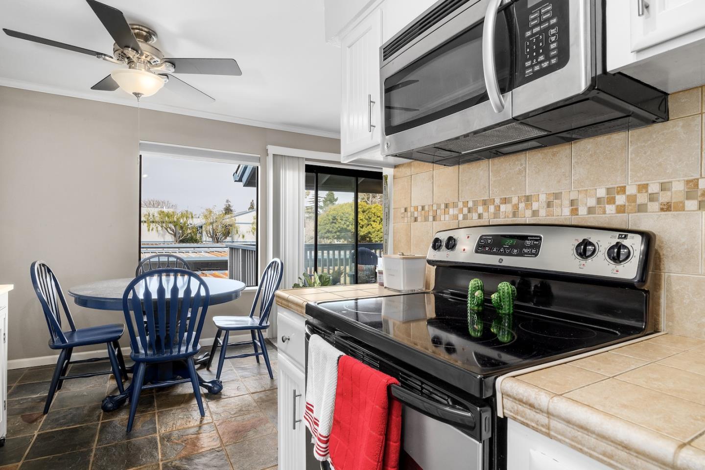 Detail Gallery Image 12 of 28 For 1925 46th Ave #60,  Capitola,  CA 95010 - 2 Beds | 1 Baths