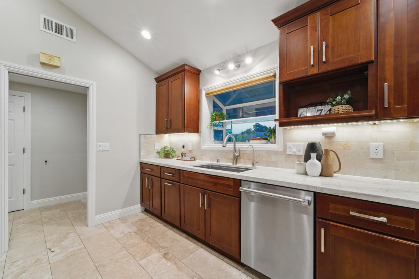 Detail Gallery Image 15 of 85 For 6374 Camden Ave, San Jose,  CA 95120 - 4 Beds | 2 Baths