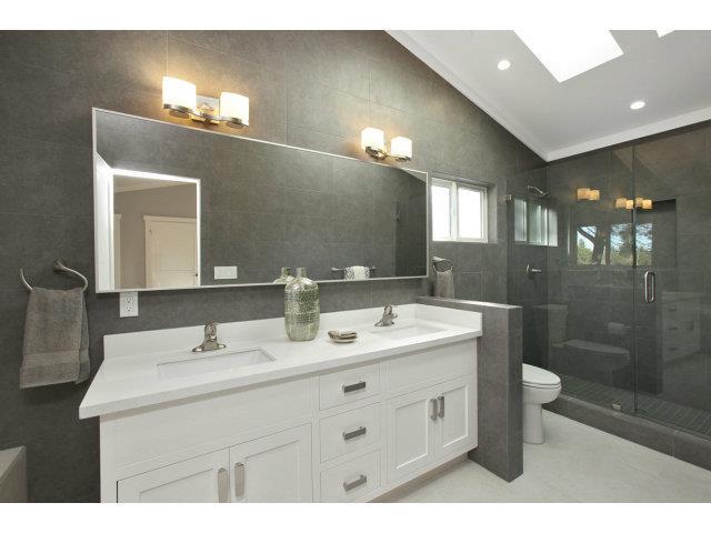Detail Gallery Image 15 of 24 For 2025 Santa Cruz Ave, Menlo Park,  CA 94025 - 4 Beds | 3/1 Baths