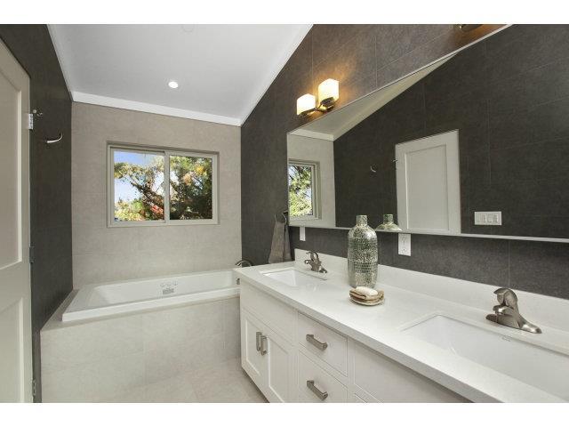 Detail Gallery Image 16 of 24 For 2025 Santa Cruz Ave, Menlo Park,  CA 94025 - 4 Beds | 3/1 Baths