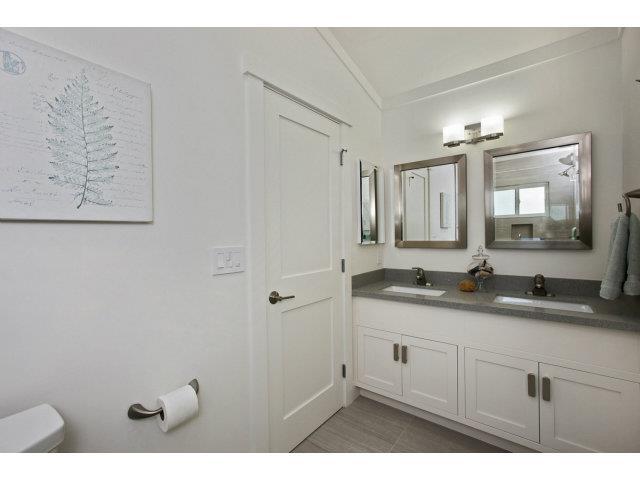 Detail Gallery Image 18 of 24 For 2025 Santa Cruz Ave, Menlo Park,  CA 94025 - 4 Beds | 3/1 Baths