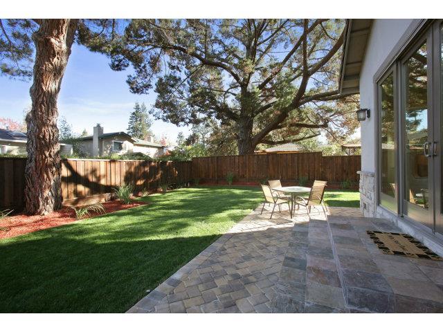 Detail Gallery Image 20 of 24 For 2025 Santa Cruz Ave, Menlo Park,  CA 94025 - 4 Beds | 3/1 Baths