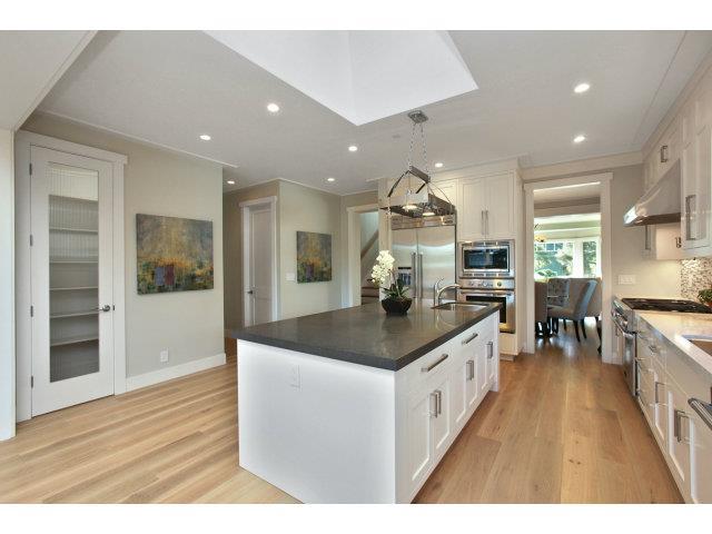 Detail Gallery Image 3 of 24 For 2025 Santa Cruz Ave, Menlo Park,  CA 94025 - 4 Beds | 3/1 Baths
