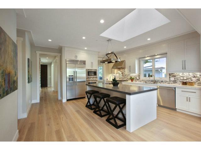 Detail Gallery Image 4 of 24 For 2025 Santa Cruz Ave, Menlo Park,  CA 94025 - 4 Beds | 3/1 Baths