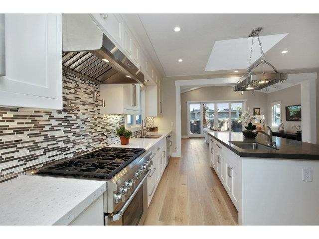 Detail Gallery Image 6 of 24 For 2025 Santa Cruz Ave, Menlo Park,  CA 94025 - 4 Beds | 3/1 Baths