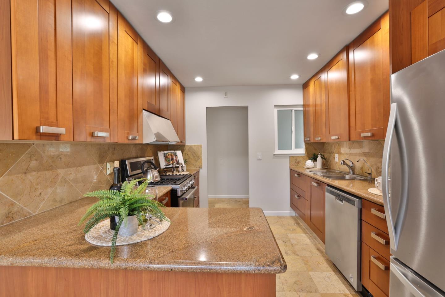 Detail Gallery Image 6 of 17 For 7935 Fall Court, Cupertino,  CA 95014 - 3 Beds | 2 Baths