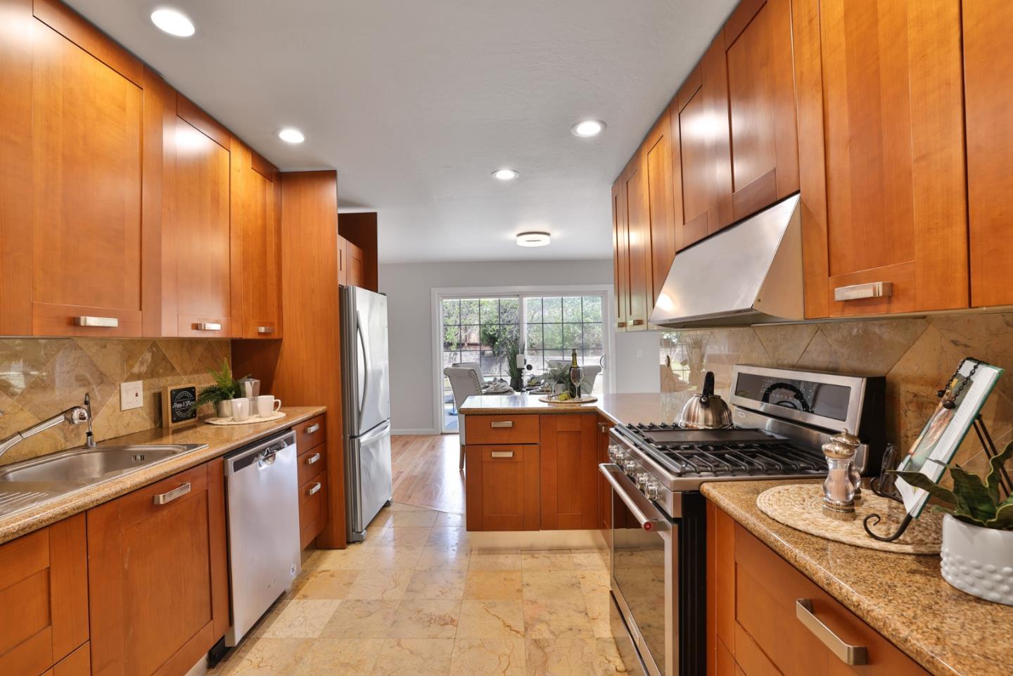 Detail Gallery Image 7 of 17 For 7935 Fall Court, Cupertino,  CA 95014 - 3 Beds | 2 Baths