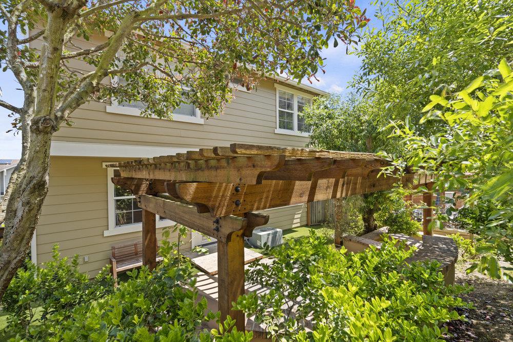 Detail Gallery Image 60 of 90 For 978 Martin Trl, Daly City,  CA 94014 - 4 Beds | 3/1 Baths
