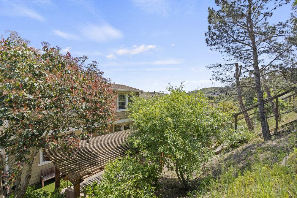 Detail Gallery Image 64 of 90 For 978 Martin Trl, Daly City,  CA 94014 - 4 Beds | 3/1 Baths