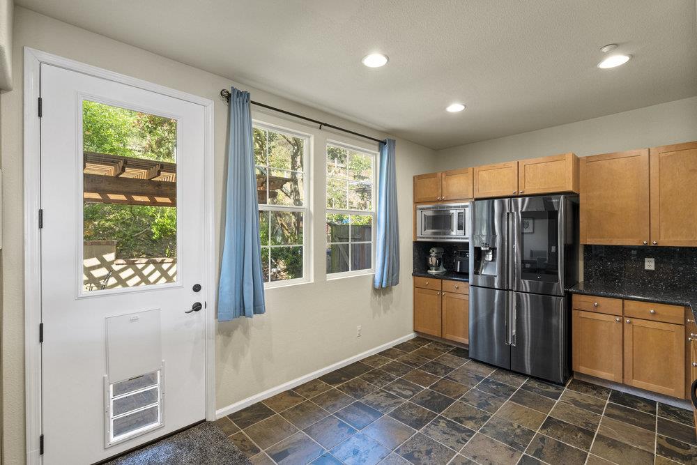 Detail Gallery Image 9 of 90 For 978 Martin Trl, Daly City,  CA 94014 - 4 Beds | 3/1 Baths