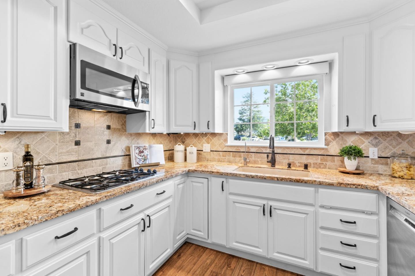 Detail Gallery Image 13 of 25 For 2251 Barrett Ave, San Jose,  CA 95124 - 3 Beds | 2 Baths