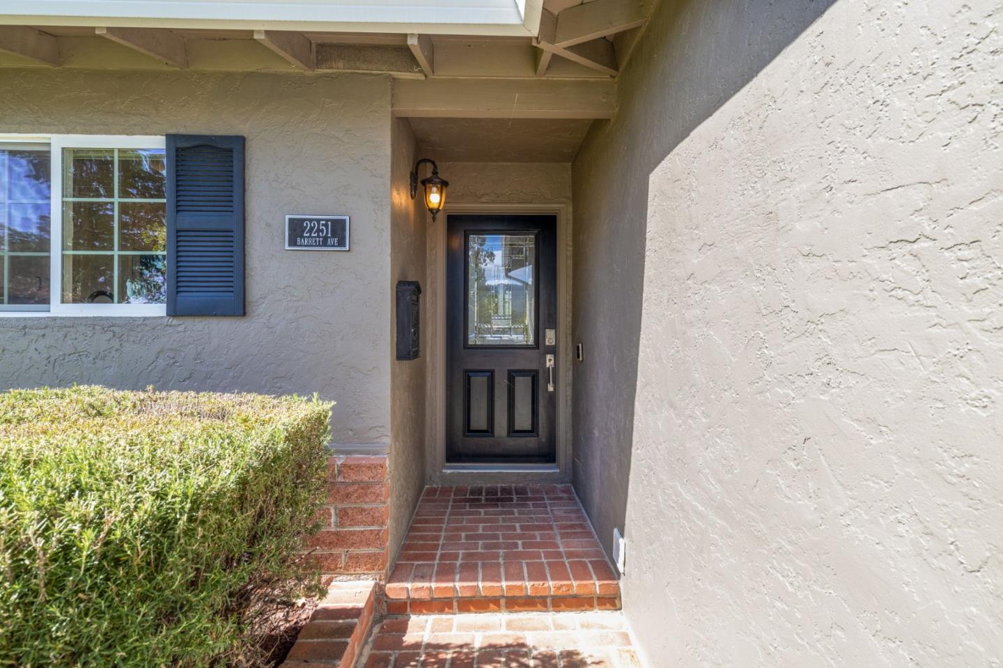 Detail Gallery Image 2 of 25 For 2251 Barrett Ave, San Jose,  CA 95124 - 3 Beds | 2 Baths