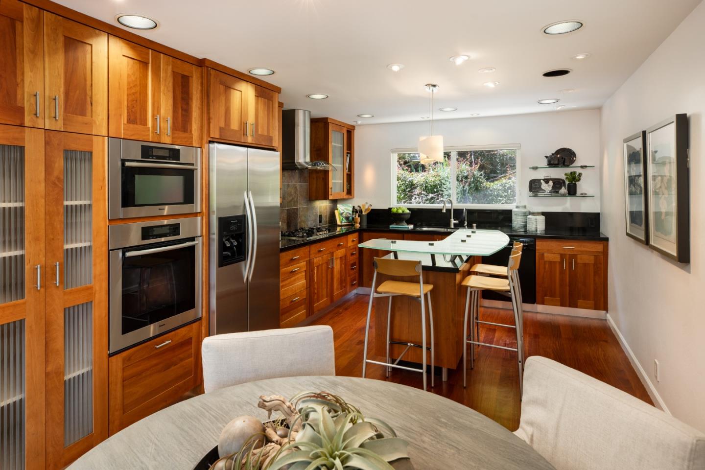 Detail Gallery Image 15 of 29 For 7 Phillip Ln, San Carlos,  CA 94070 - 3 Beds | 2 Baths