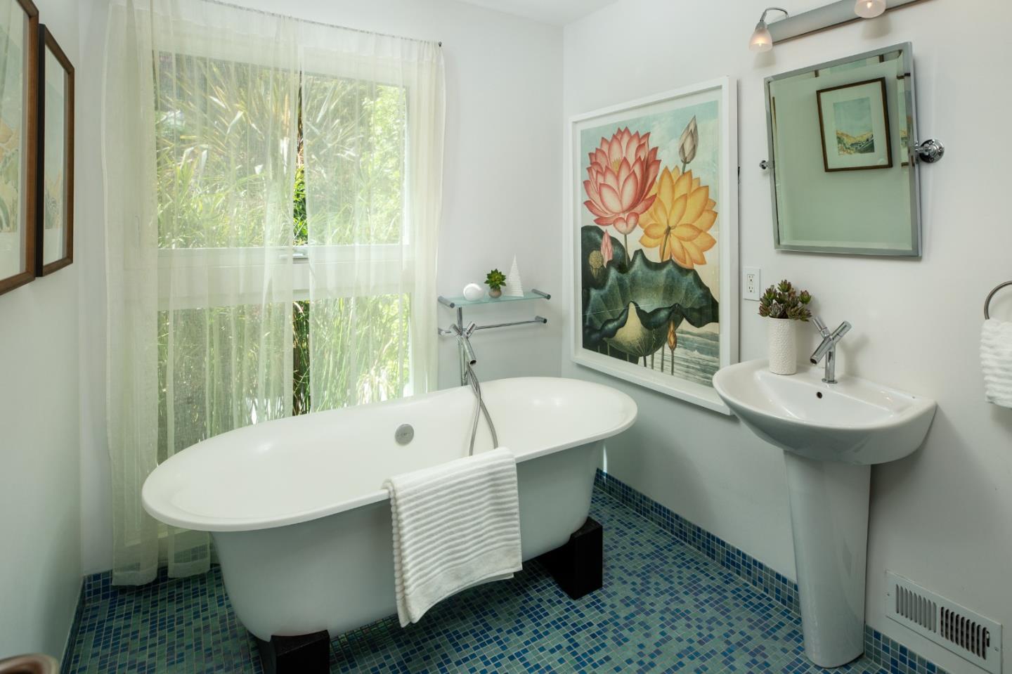 Detail Gallery Image 17 of 29 For 7 Phillip Ln, San Carlos,  CA 94070 - 3 Beds | 2 Baths