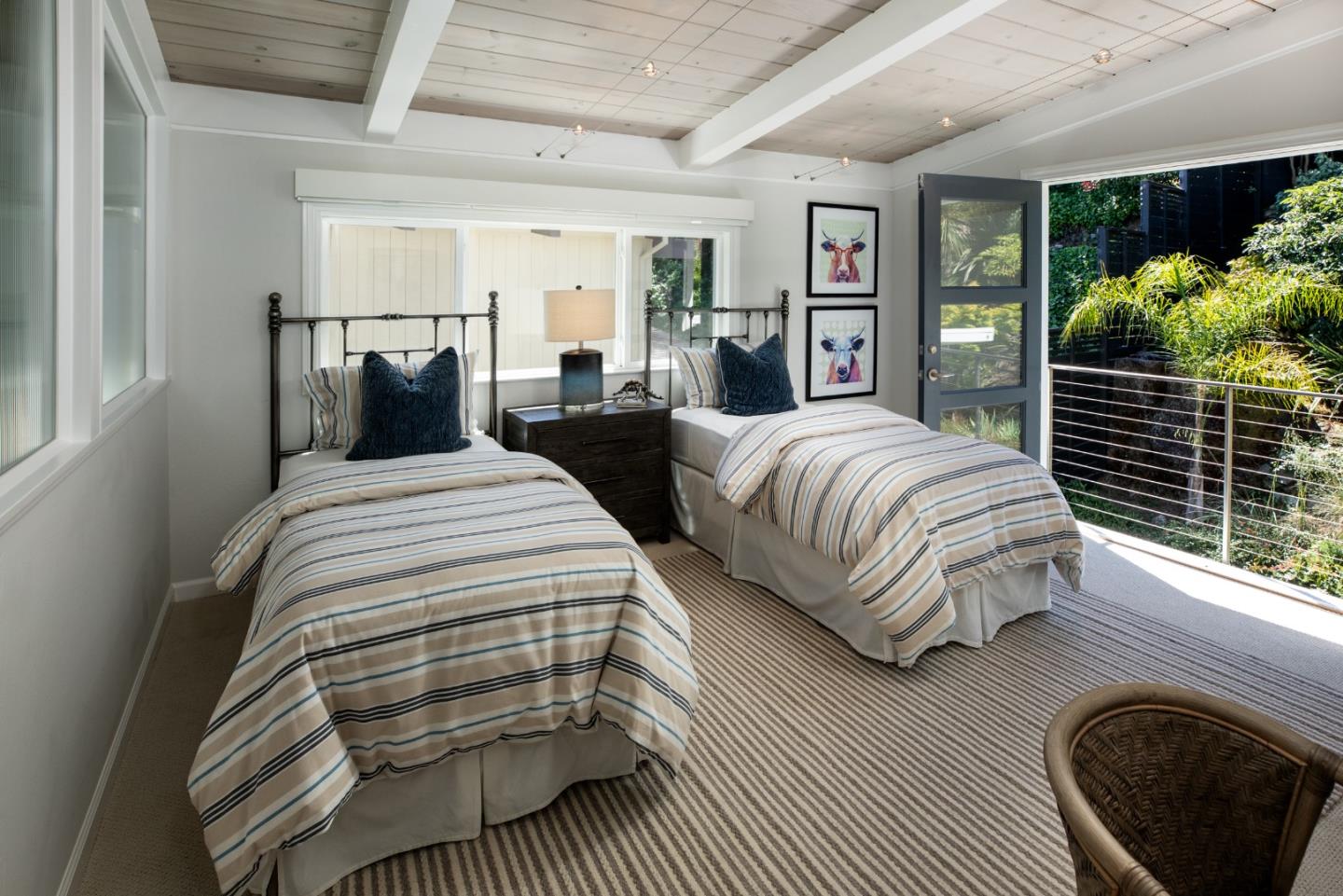 Detail Gallery Image 22 of 29 For 7 Phillip Ln, San Carlos,  CA 94070 - 3 Beds | 2 Baths