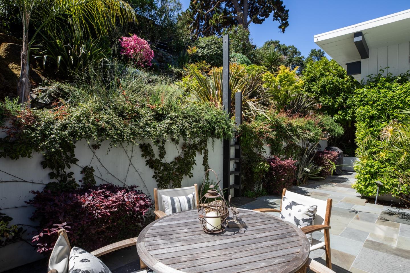 Detail Gallery Image 26 of 29 For 7 Phillip Ln, San Carlos,  CA 94070 - 3 Beds | 2 Baths