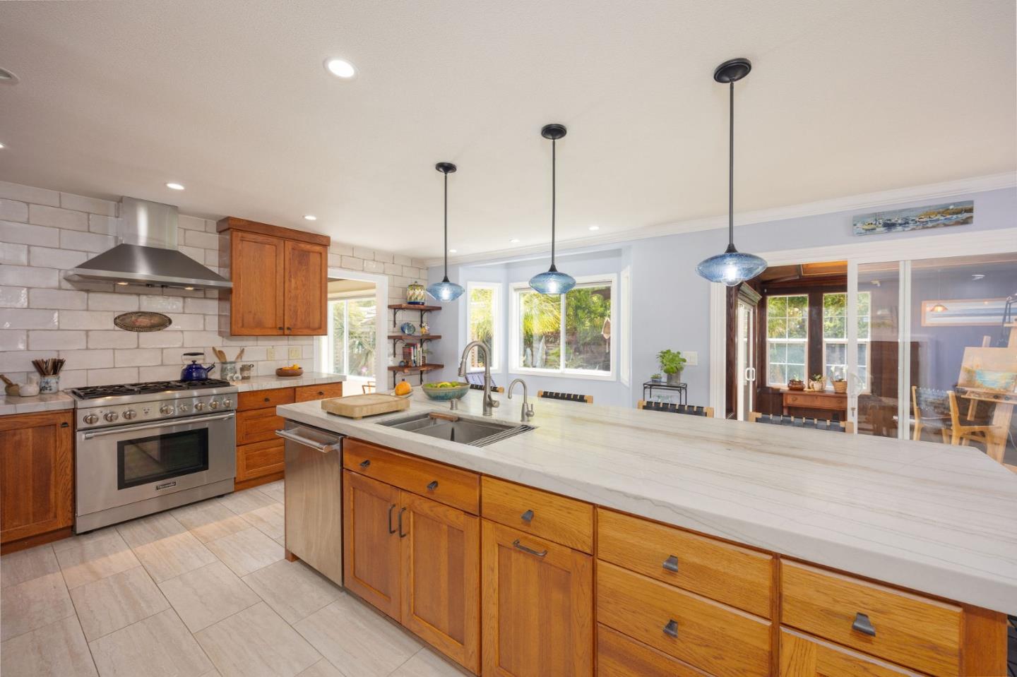 Detail Gallery Image 13 of 65 For 123 Presidio Ave, El Granada,  CA 94018 - 4 Beds | 3 Baths