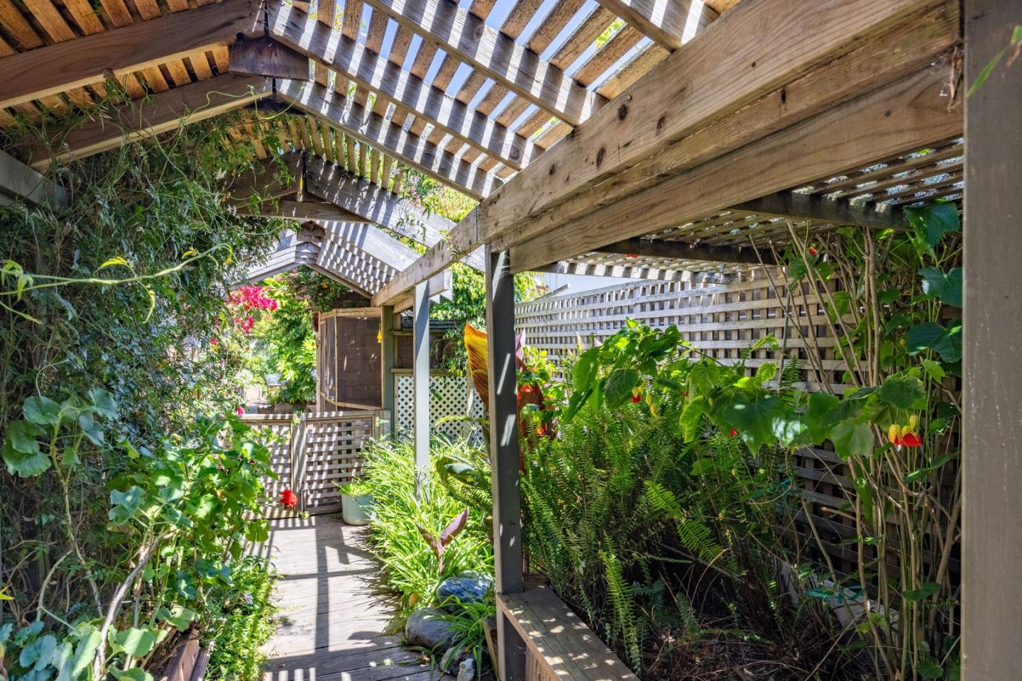 Detail Gallery Image 52 of 65 For 123 Presidio Ave, El Granada,  CA 94018 - 4 Beds | 3 Baths