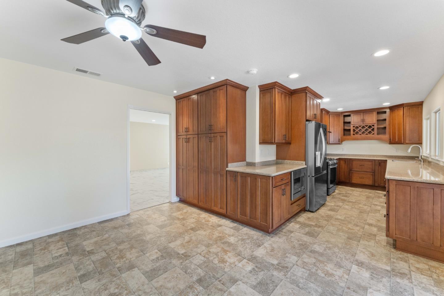 Detail Gallery Image 20 of 29 For 3173 Hostetter Rd, San Jose,  CA 95132 - 3 Beds | 2 Baths