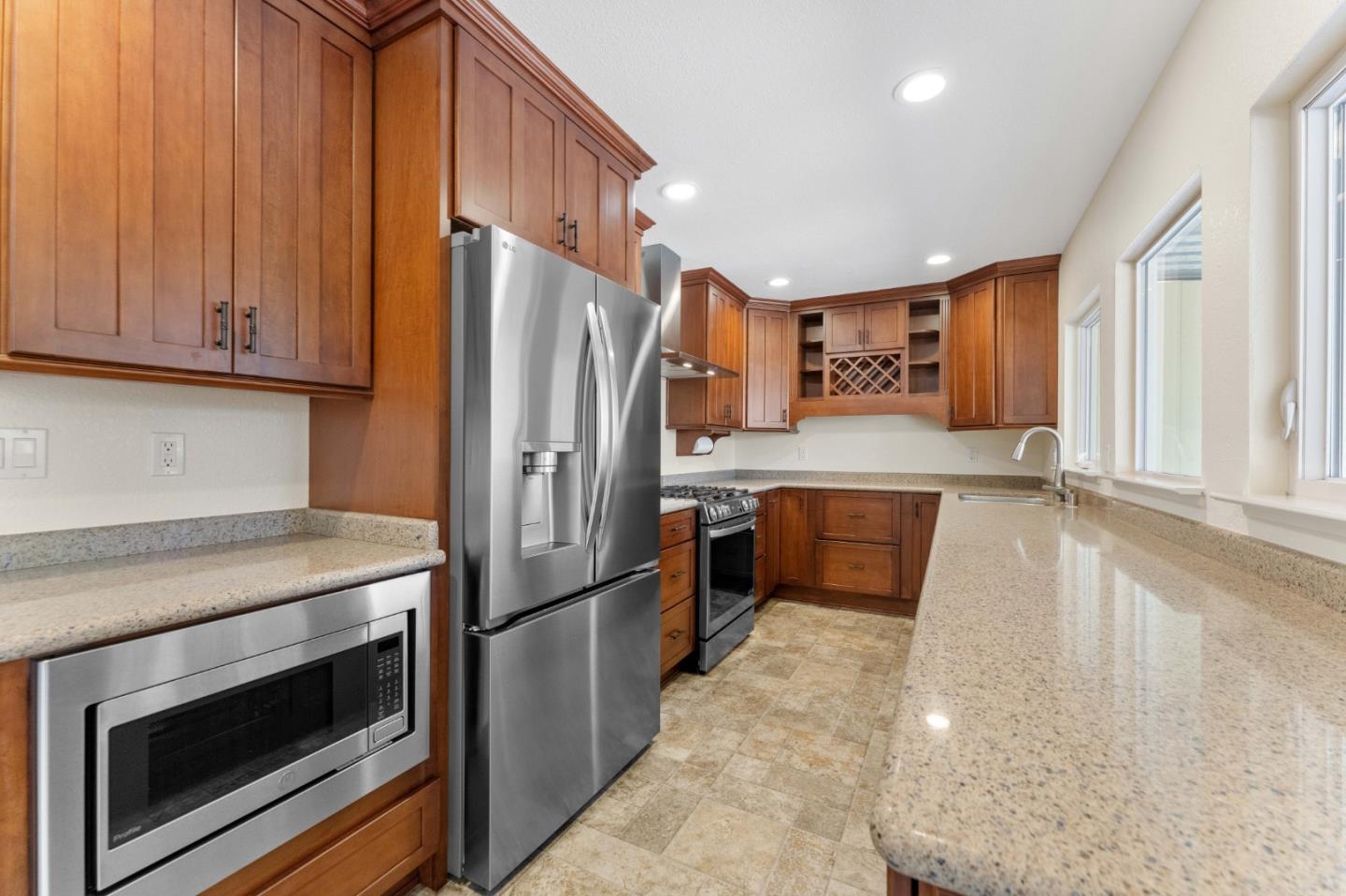Detail Gallery Image 7 of 29 For 3173 Hostetter Rd, San Jose,  CA 95132 - 3 Beds | 2 Baths