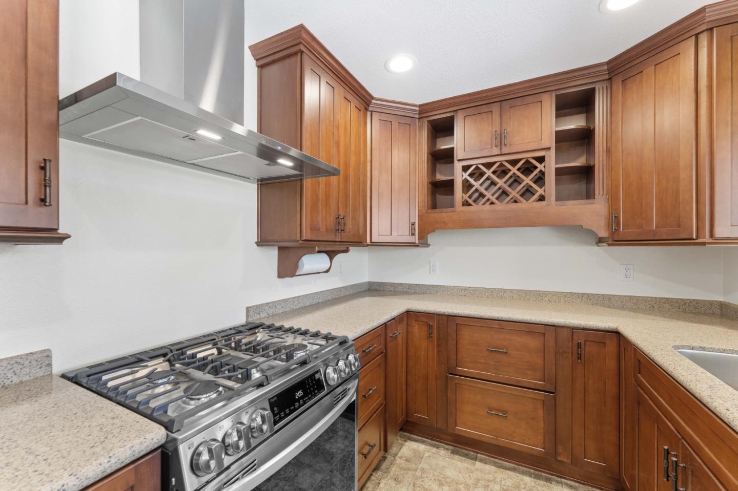 Detail Gallery Image 9 of 29 For 3173 Hostetter Rd, San Jose,  CA 95132 - 3 Beds | 2 Baths