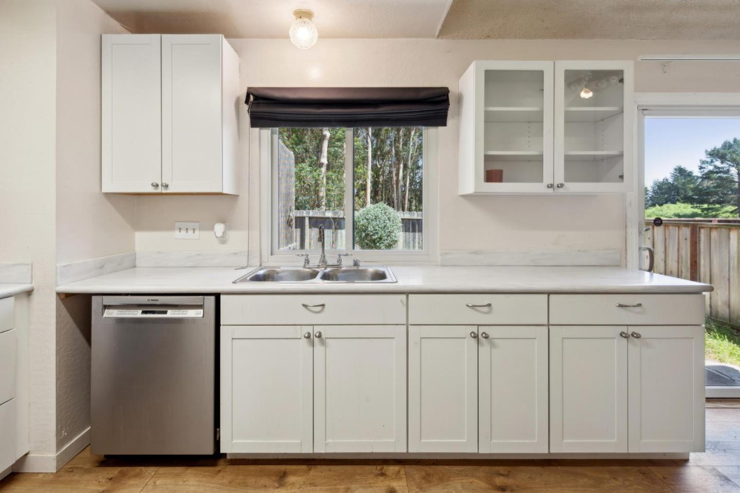 Detail Gallery Image 12 of 29 For 230 Coral Reef Ave, El Granada,  CA 94019 - 3 Beds | 2 Baths