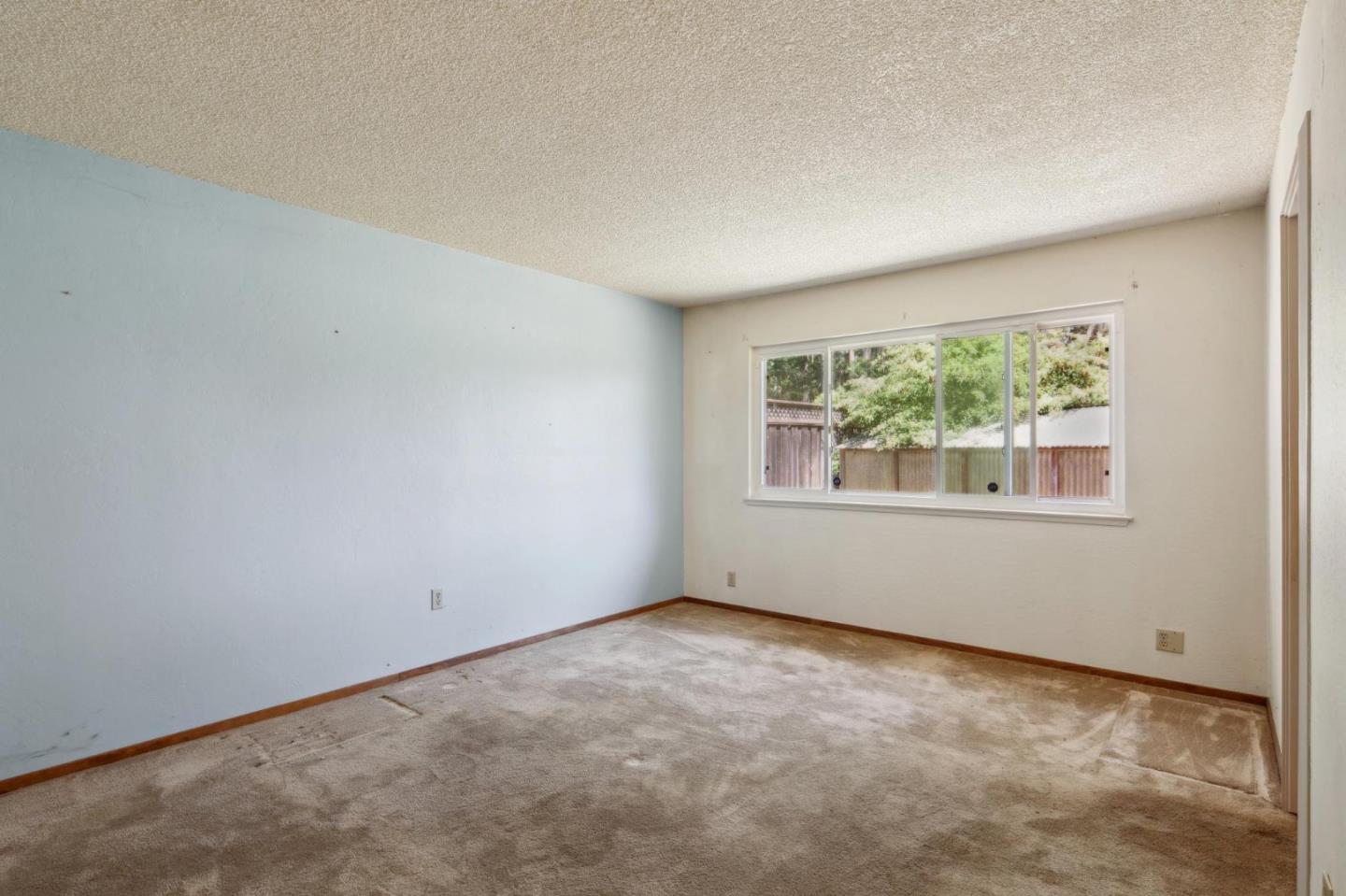 Detail Gallery Image 14 of 29 For 230 Coral Reef Ave, El Granada,  CA 94019 - 3 Beds | 2 Baths