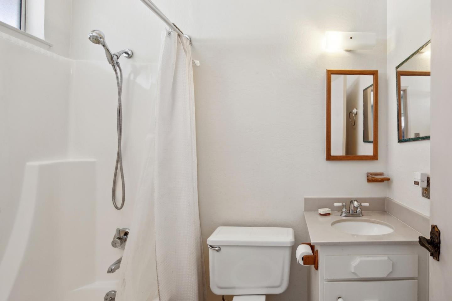 Detail Gallery Image 16 of 29 For 230 Coral Reef Ave, El Granada,  CA 94019 - 3 Beds | 2 Baths