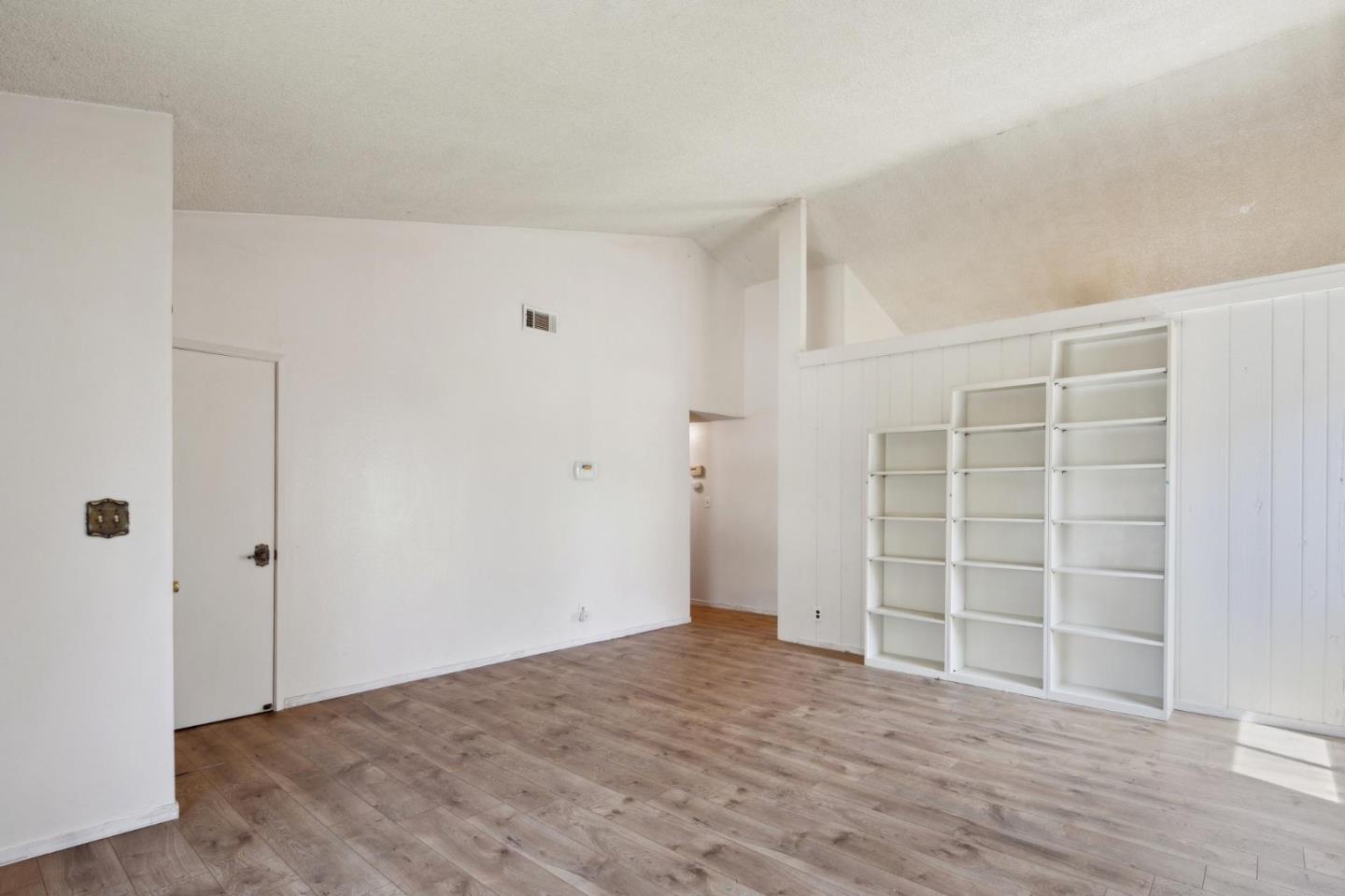 Detail Gallery Image 8 of 29 For 230 Coral Reef Ave, El Granada,  CA 94019 - 3 Beds | 2 Baths