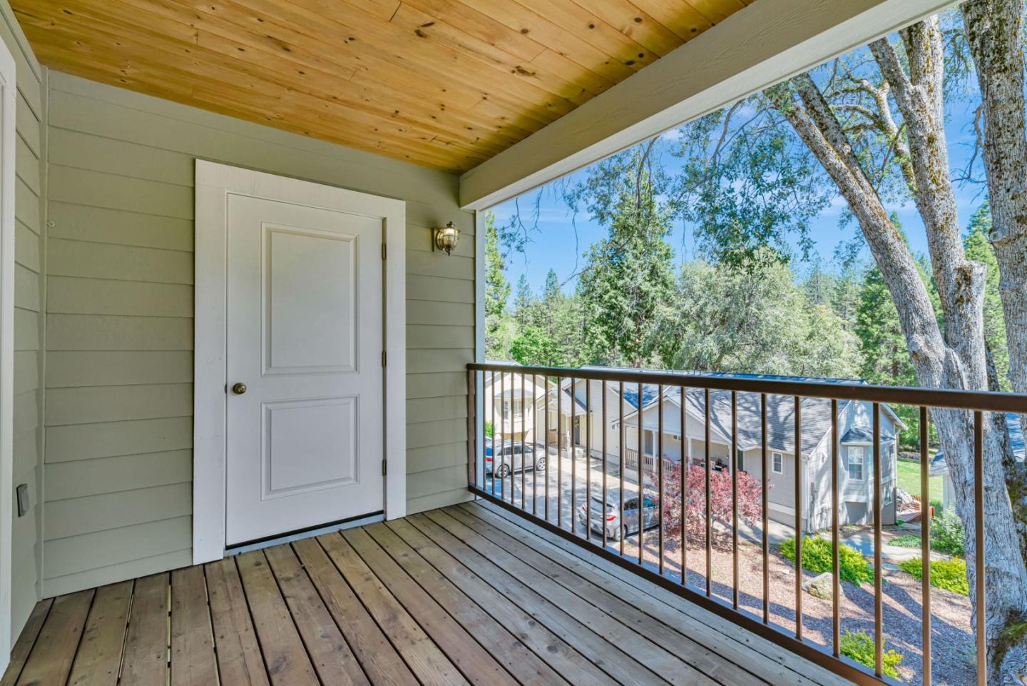 Detail Gallery Image 12 of 62 For 115 Fairway Village Ct, Murphys,  CA 95247 - 3 Beds | 3 Baths