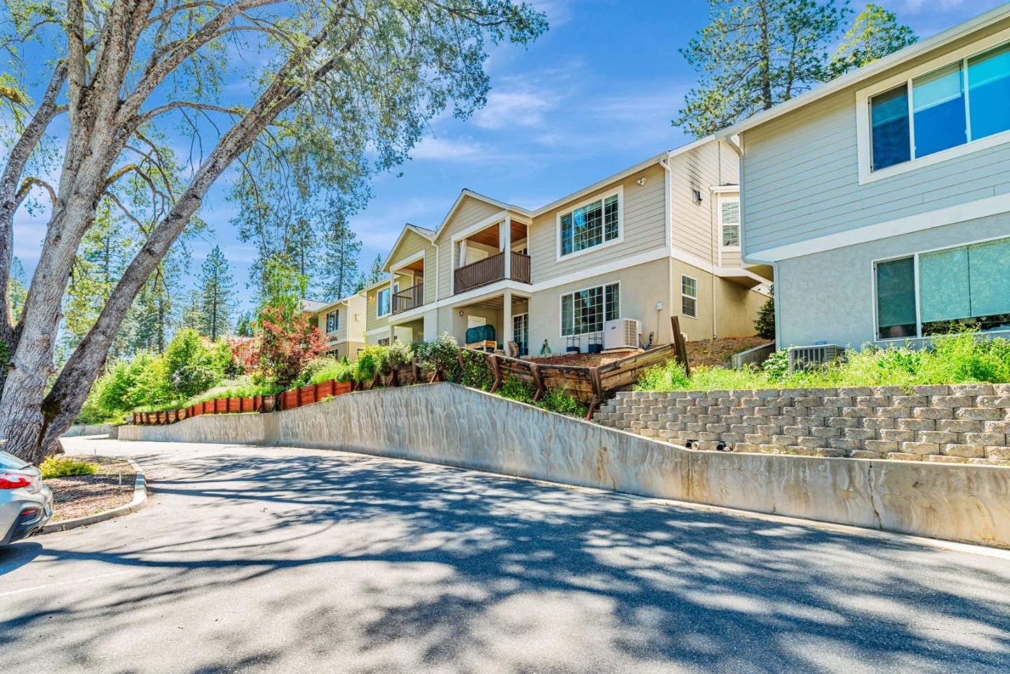 Detail Gallery Image 42 of 62 For 115 Fairway Village Ct, Murphys,  CA 95247 - 3 Beds | 3 Baths
