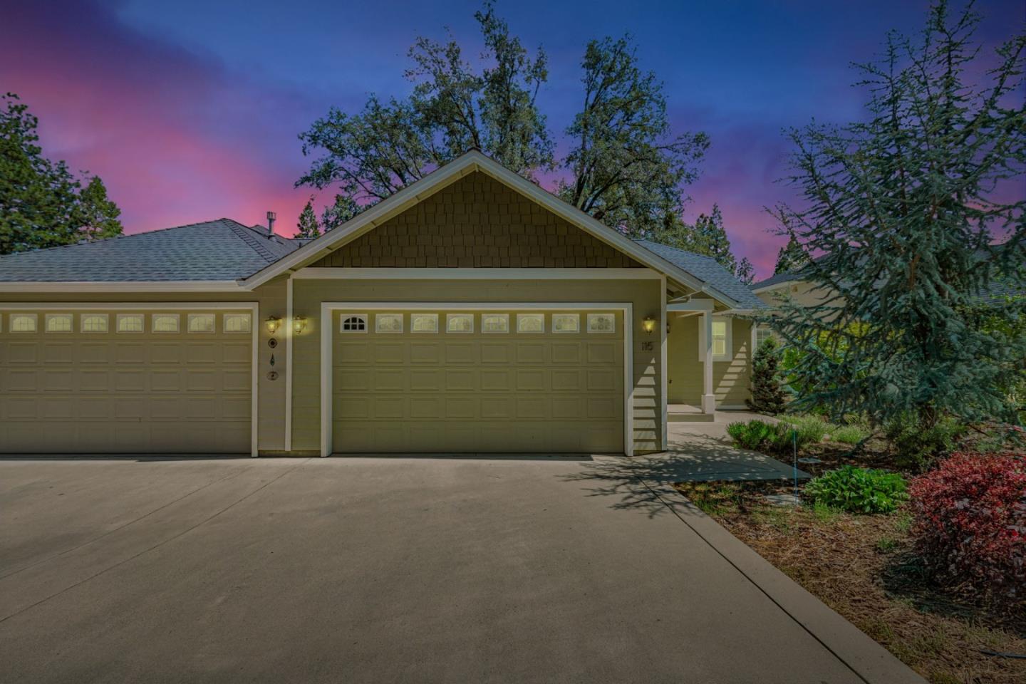 Detail Gallery Image 45 of 62 For 115 Fairway Village Ct, Murphys,  CA 95247 - 3 Beds | 3 Baths
