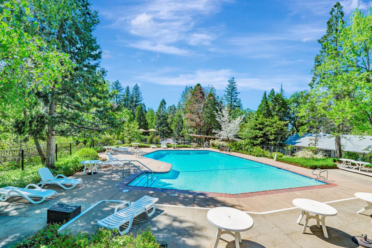 Detail Gallery Image 49 of 62 For 115 Fairway Village Ct, Murphys,  CA 95247 - 3 Beds | 3 Baths