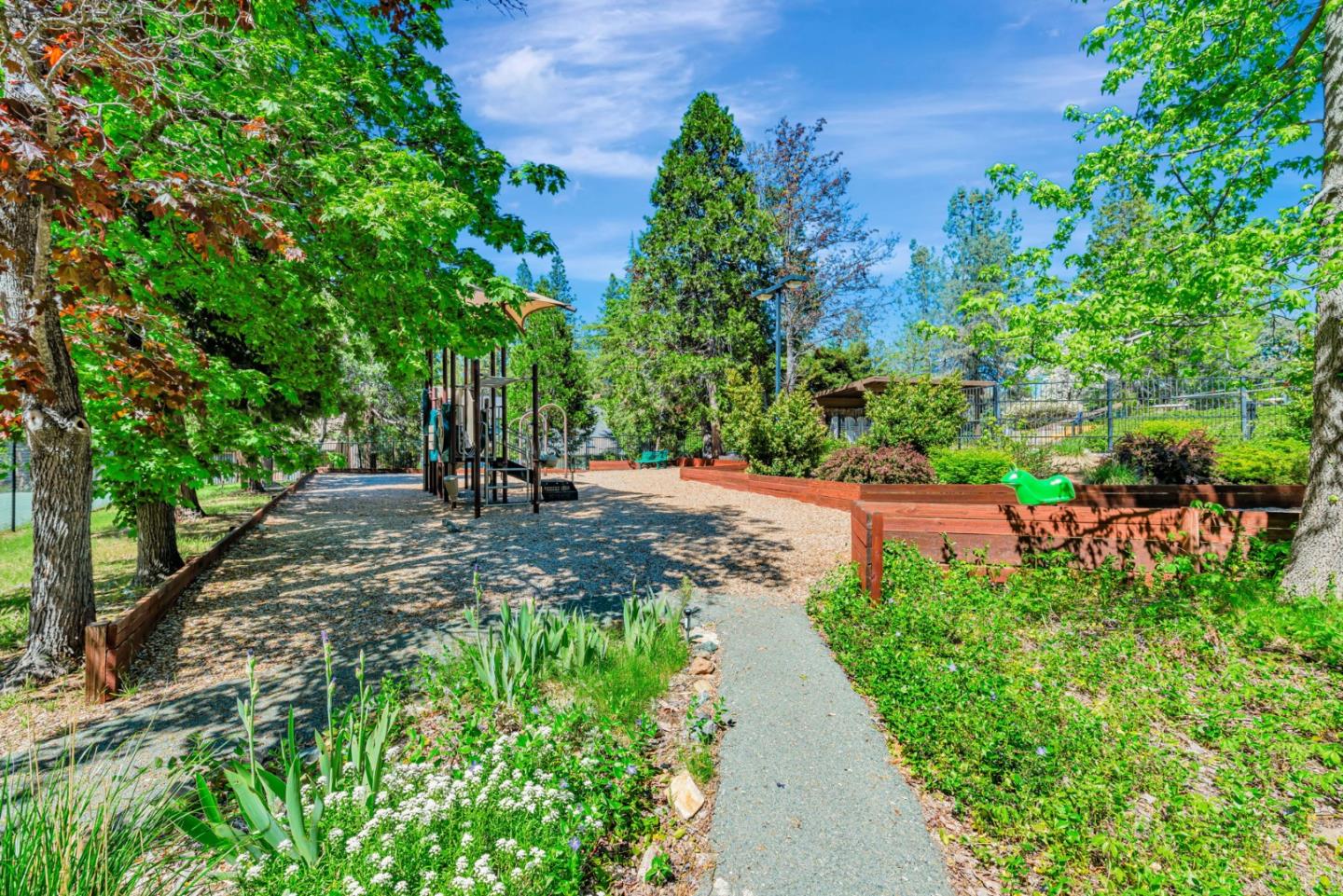 Detail Gallery Image 50 of 62 For 115 Fairway Village Ct, Murphys,  CA 95247 - 3 Beds | 3 Baths