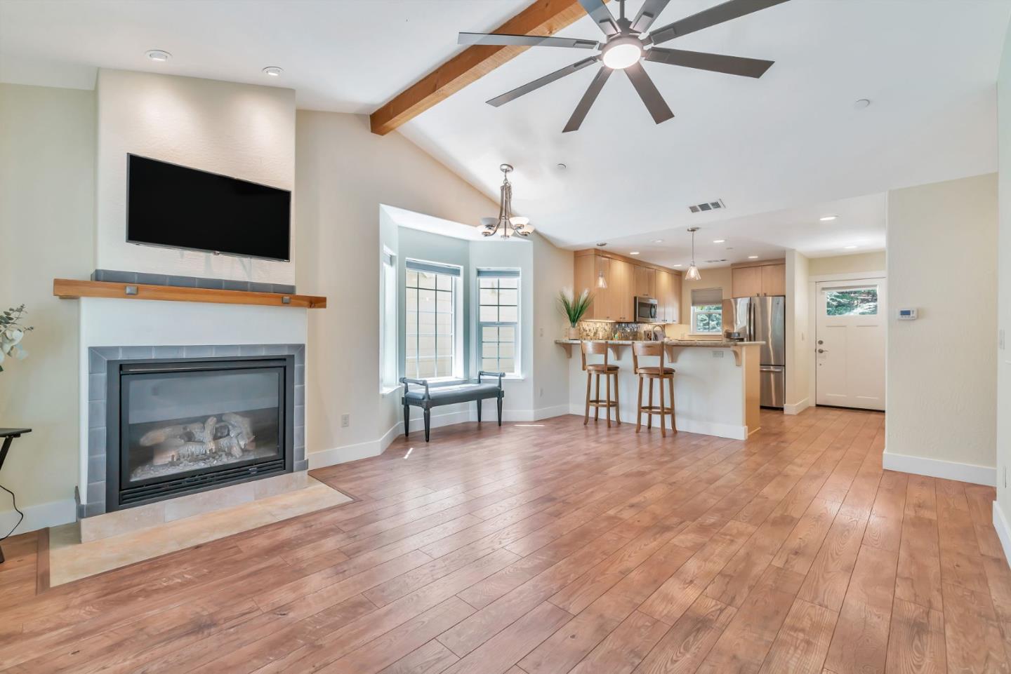 Detail Gallery Image 9 of 62 For 115 Fairway Village Ct, Murphys,  CA 95247 - 3 Beds | 3 Baths