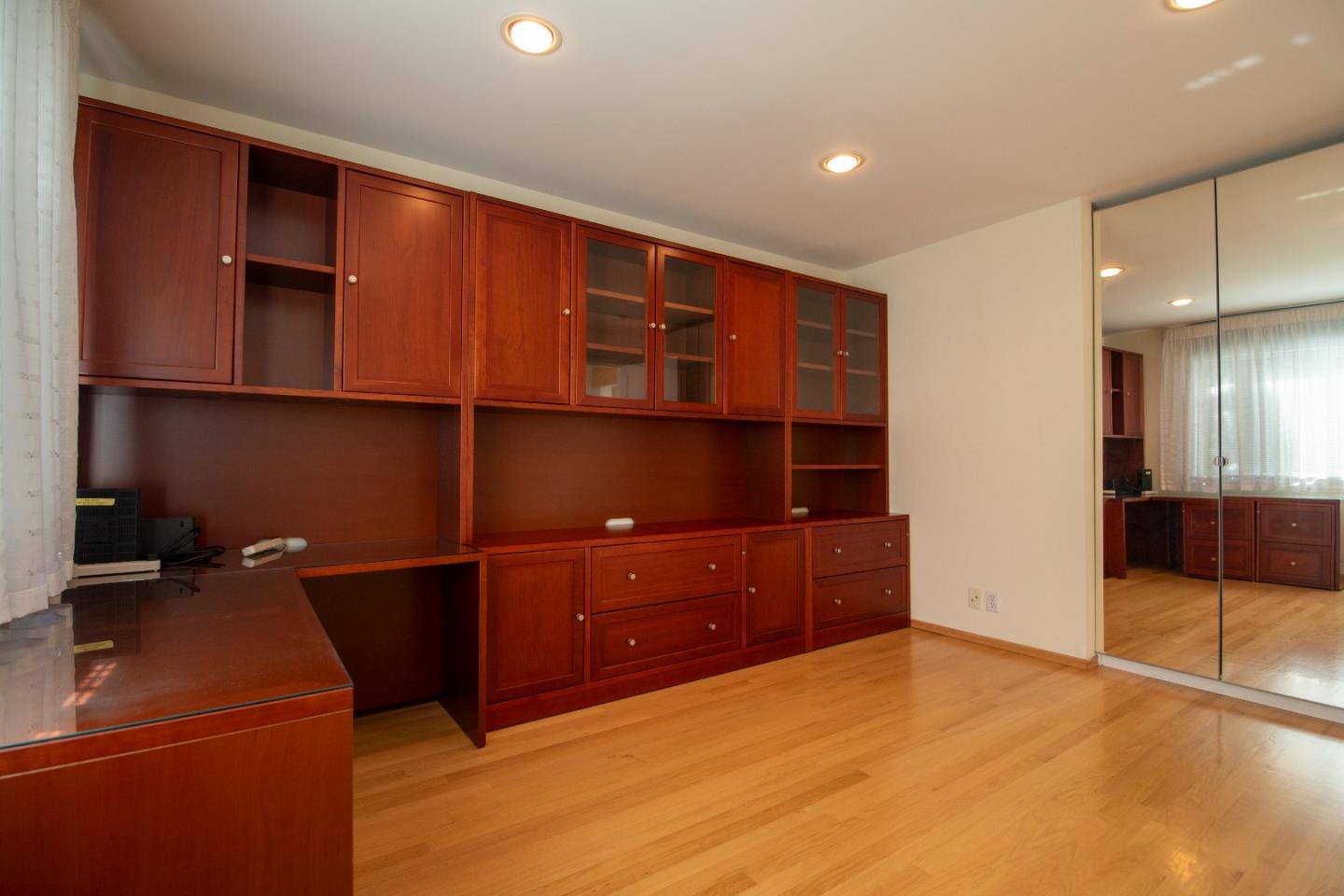 Detail Gallery Image 10 of 31 For 908 Glennan Dr, Redwood City,  CA 94061 - 3 Beds | 2/1 Baths